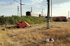 Стало известно о смерти водителя cтолкнувшегося с поездом КамАЗа