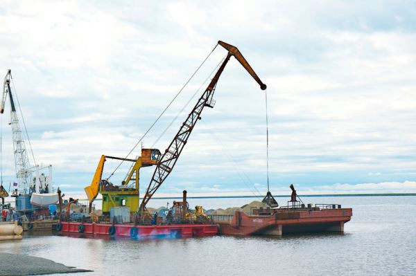 На объекты "Восток Ойл" перевезли морем 400 тыс. тонн грузов